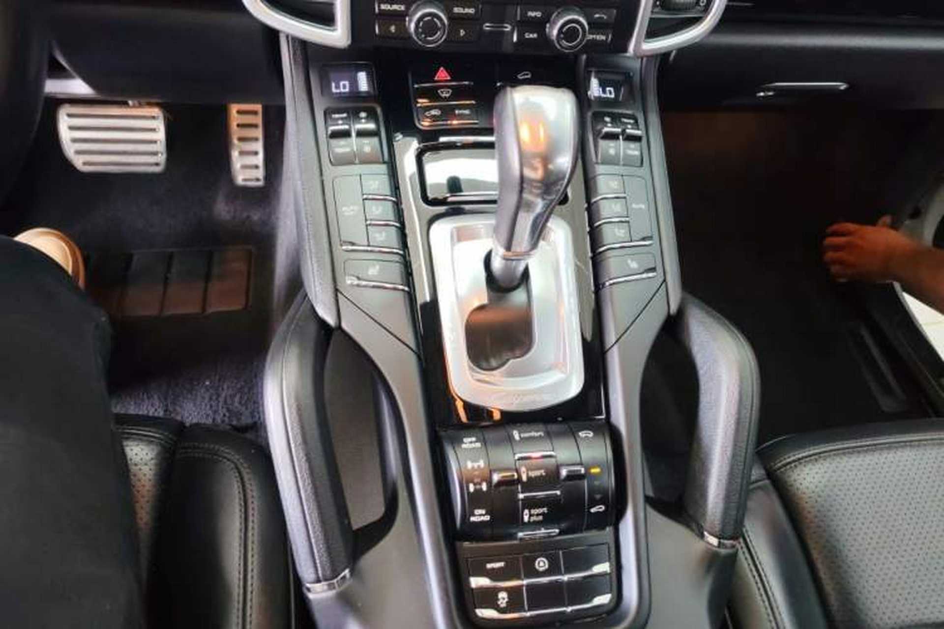 Used Porsche Cayenne 2015 Cayenne 3.0T Gear Lever