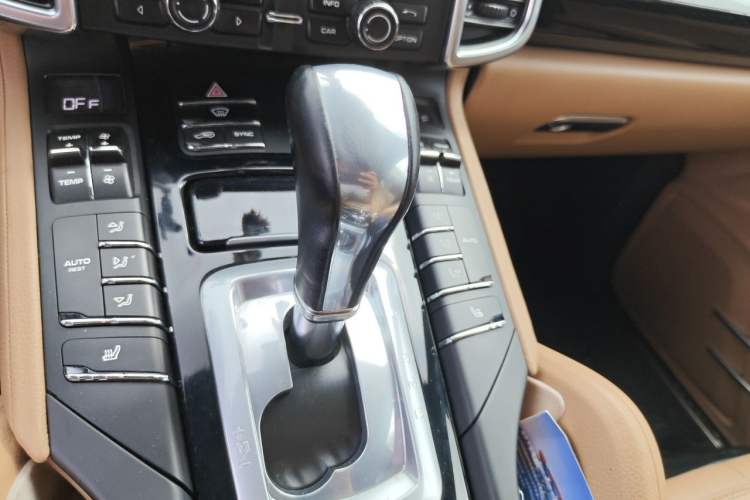 Used Porsche Cayenne 2015 Cayenne 3.0T Gear Lever