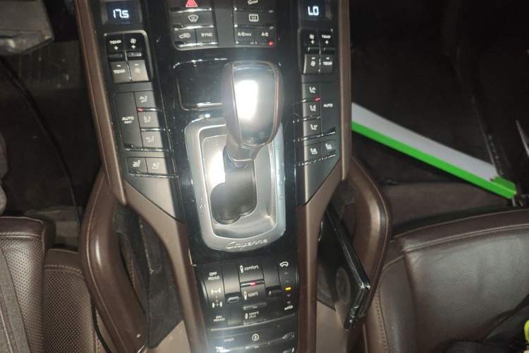 Used Porsche Cayenne 2015 Cayenne 3.0T Gear Lever
