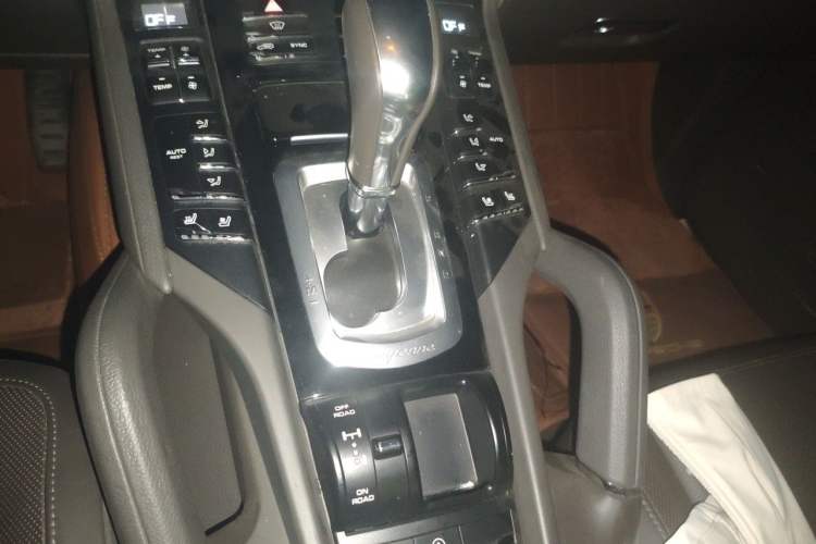 Used Porsche Cayenne 2015 Cayenne S 3.6T Gear Lever