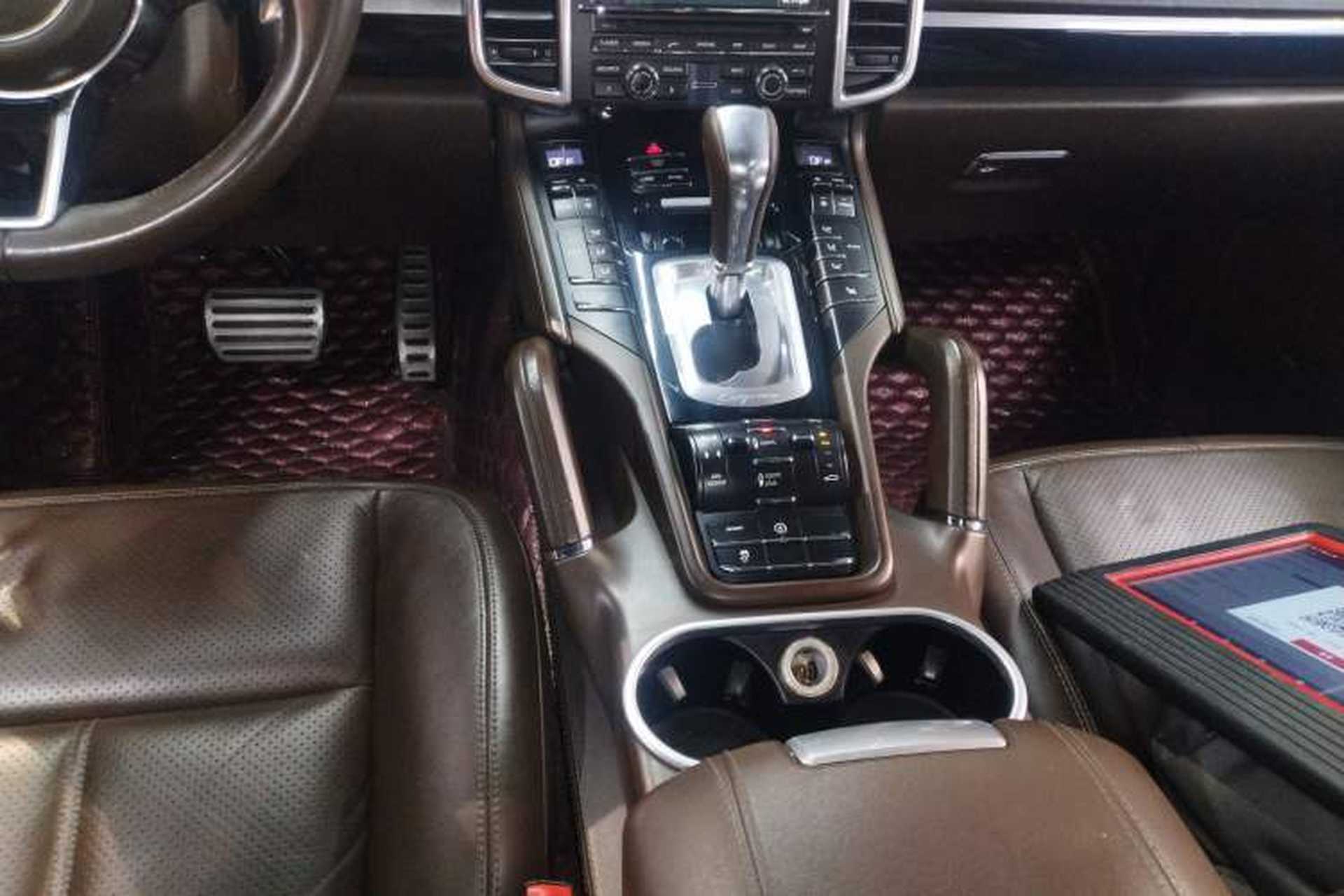 Used Porsche Cayenne 2015 Cayenne 3.0T Gear Lever