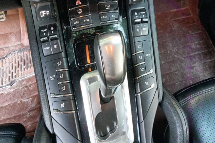 Used Porsche Cayenne 2015 Cayenne 3.0T Gear Lever