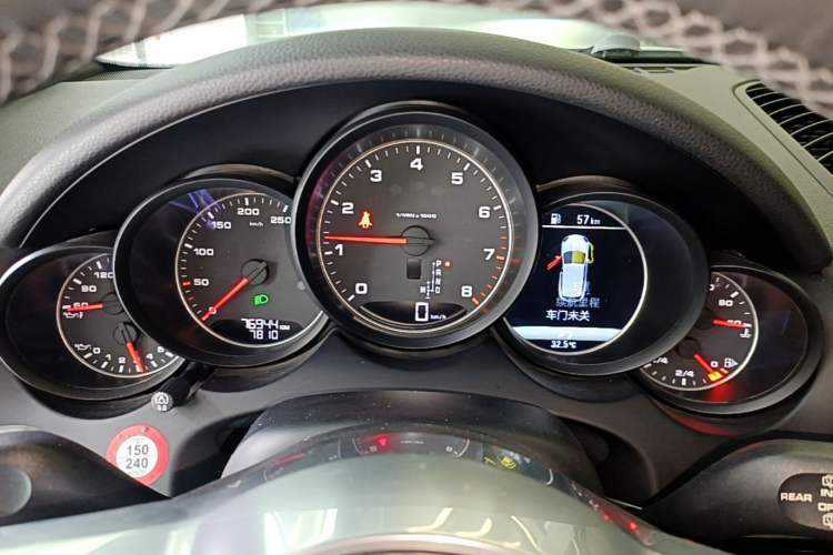 Used Porsche Cayenne 2015 Cayenne 3.0T Instrument Cluster