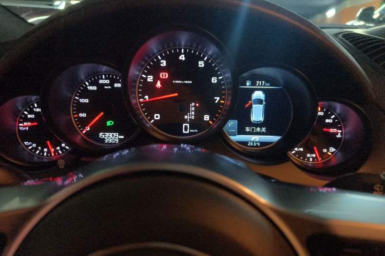 Used Porsche Cayenne 2015 Cayenne 3.0T Instrument Cluster