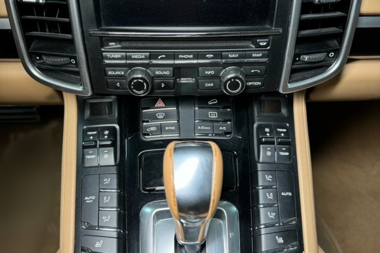 Used Porsche Cayenne 2015 Cayenne 3.0T Interior 12