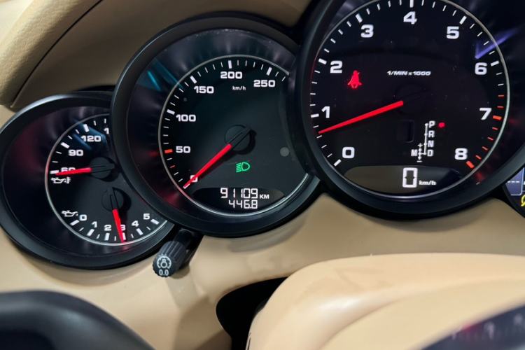Used Porsche Cayenne 2015 Cayenne 3.0T Interior 14
