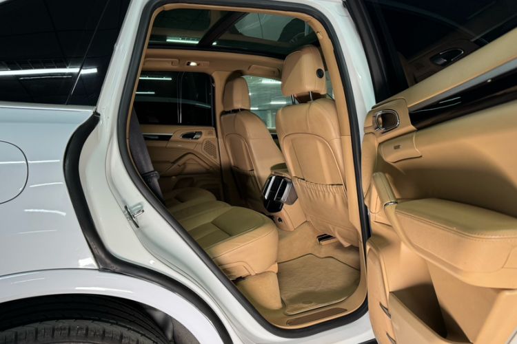 Used Porsche Cayenne 2015 Cayenne 3.0T Interior 15