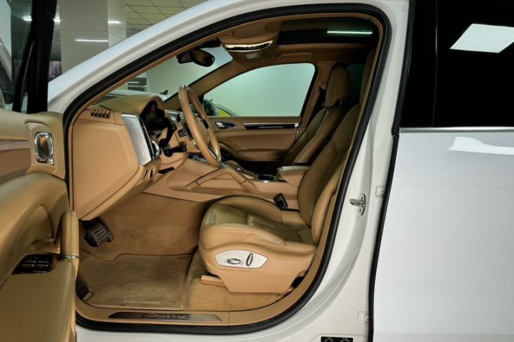 Used Porsche Cayenne 2015 Cayenne 3.0T Interior 3