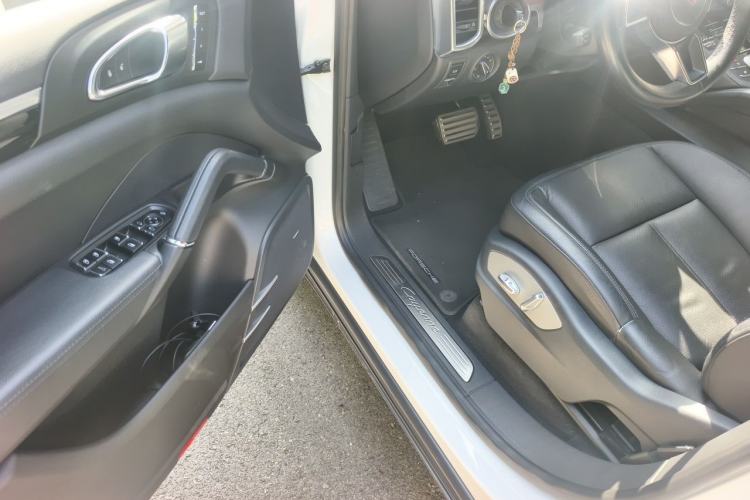 Used Porsche Cayenne 2015 Cayenne 3.0T Interior 3
