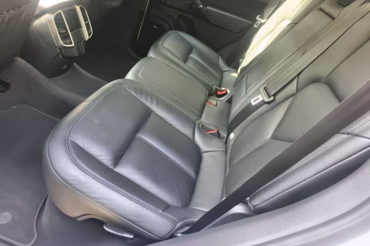 Used Porsche Cayenne 2015 Cayenne 3.0T Interior 4