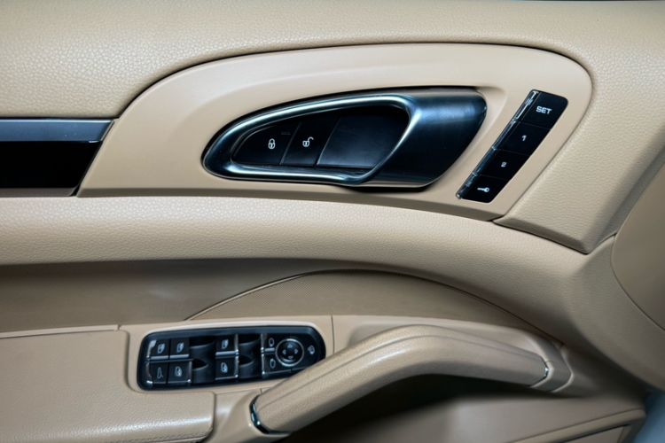Used Porsche Cayenne 2015 Cayenne 3.0T Interior 6