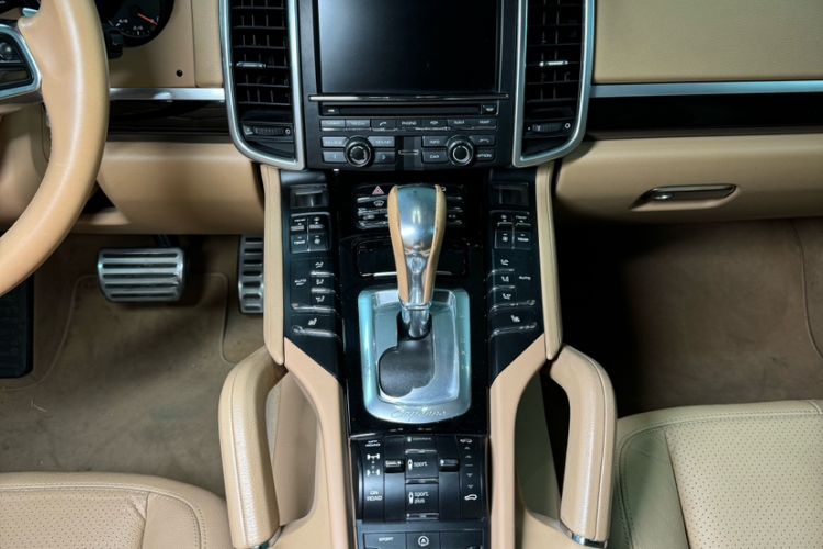 Used Porsche Cayenne 2015 Cayenne 3.0T Interior 8