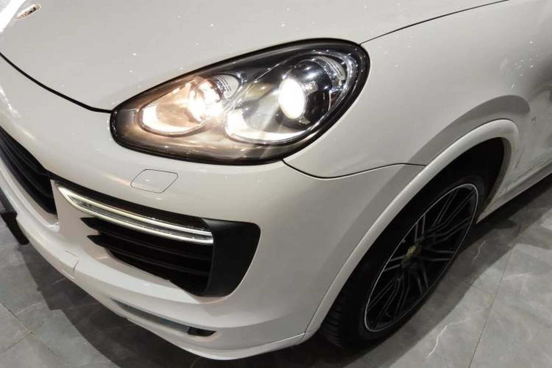 Used Porsche Cayenne 2015 Cayenne 3.0T Left Front Headlight