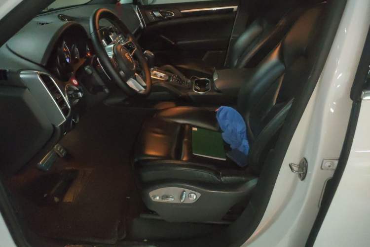 Used Porsche Cayenne 2015 Cayenne 3.0T Left Front Seat