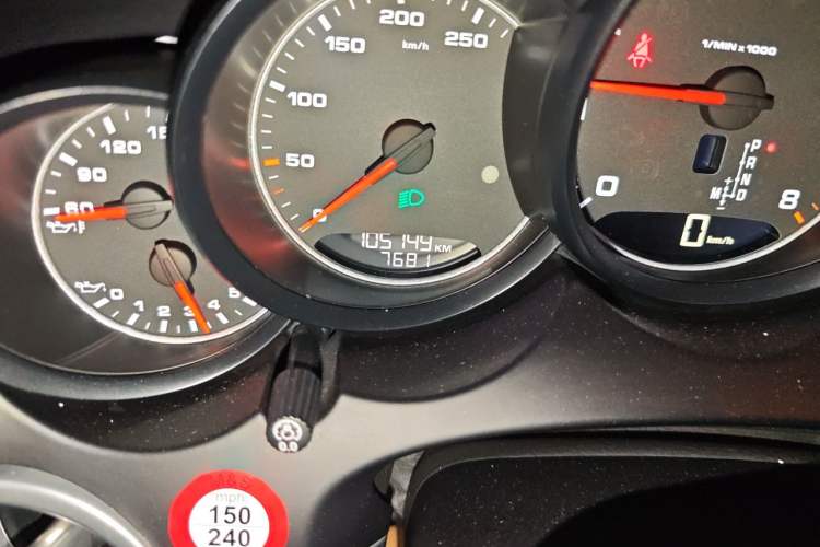 Used Porsche Cayenne 2015 Cayenne 3.0T Odometer Close Up