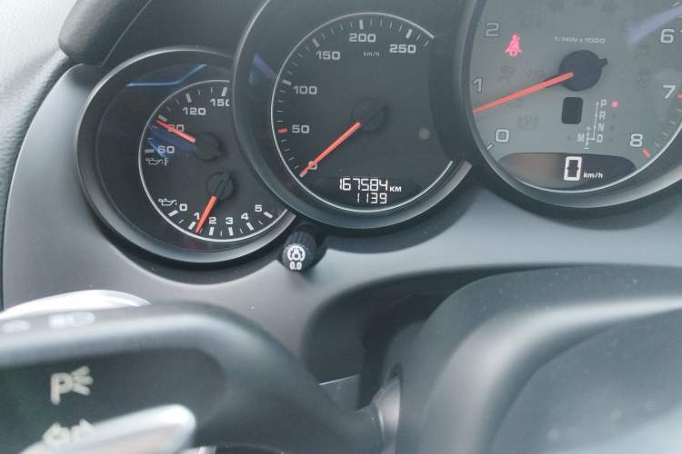 Used Porsche Cayenne 2015 Cayenne S 3.6T Odometer Close Up