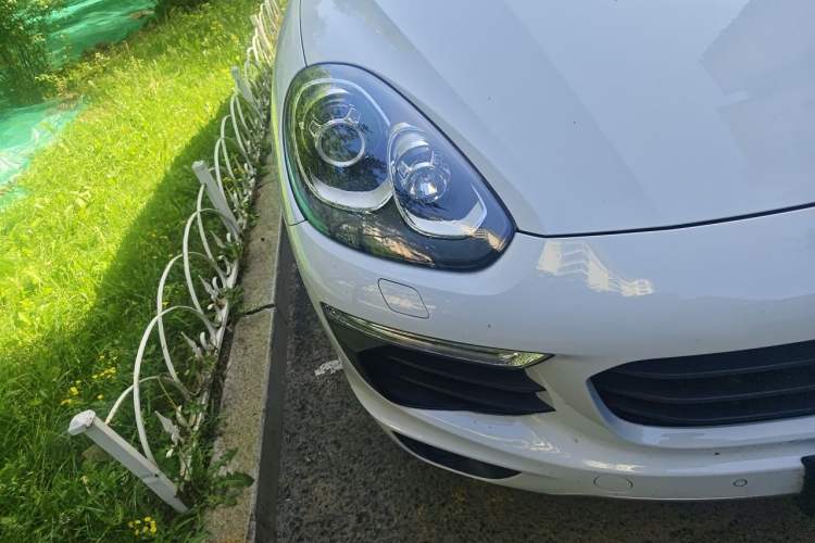 Used Porsche Cayenne 2015 Cayenne 3.0T Right Front Headlight