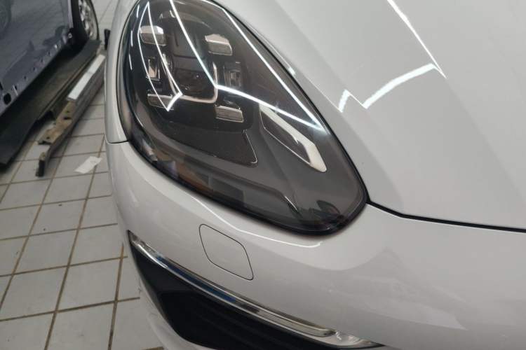 Used Porsche Cayenne 2015 Cayenne 3.0T Right Front Headlight