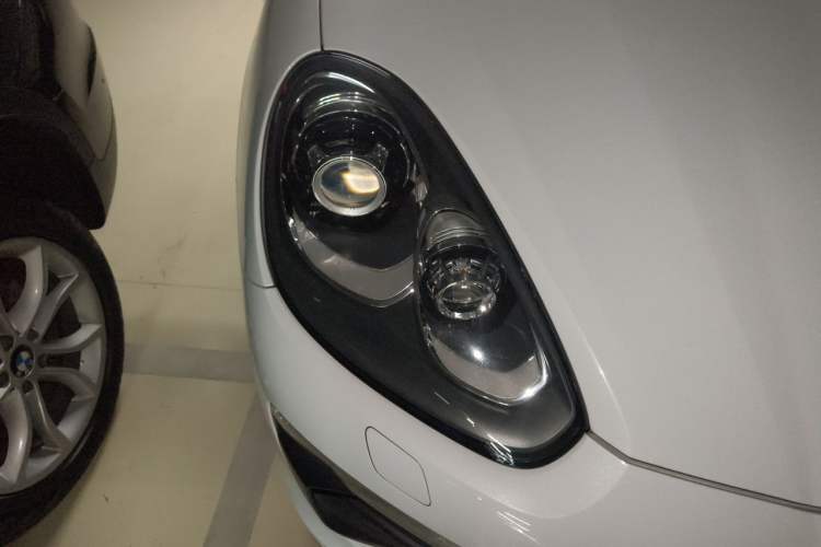 Used Porsche Cayenne 2015 Cayenne 3.0T Right Front Headlight