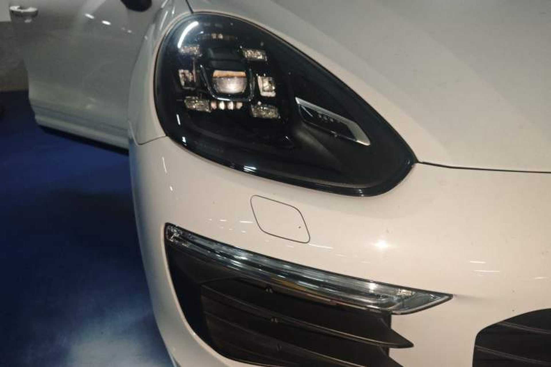 Used Porsche Cayenne 2015 Cayenne 3.0T Right Front Headlight