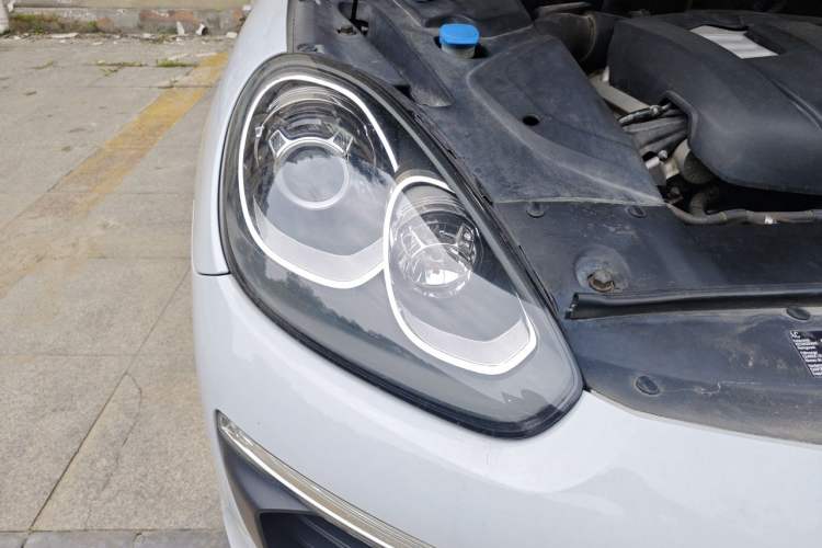 Used Porsche Cayenne 2015 Cayenne 3.0T Right Front Headlight