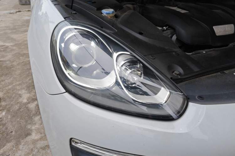 Used Porsche Cayenne 2015 Cayenne 3.0T Right Front Headlight