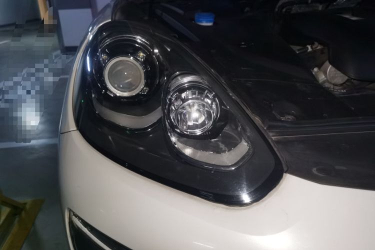 Used Porsche Cayenne 2015 Cayenne 3.0T Right Front Headlight