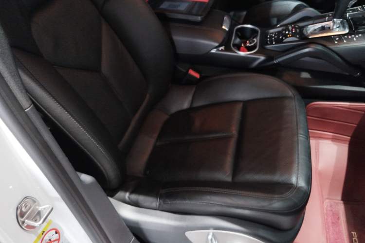 Used Porsche Cayenne 2015 Cayenne 3.0T Right Front Seat