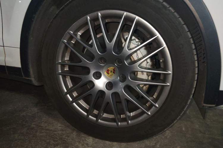 Used Porsche Cayenne 2015 Cayenne S 3.6T Right Front Wheel Hub