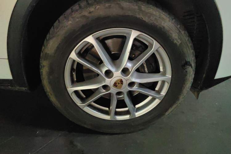 Used Porsche Cayenne 2015 3.0T Right Front Wheel Hub