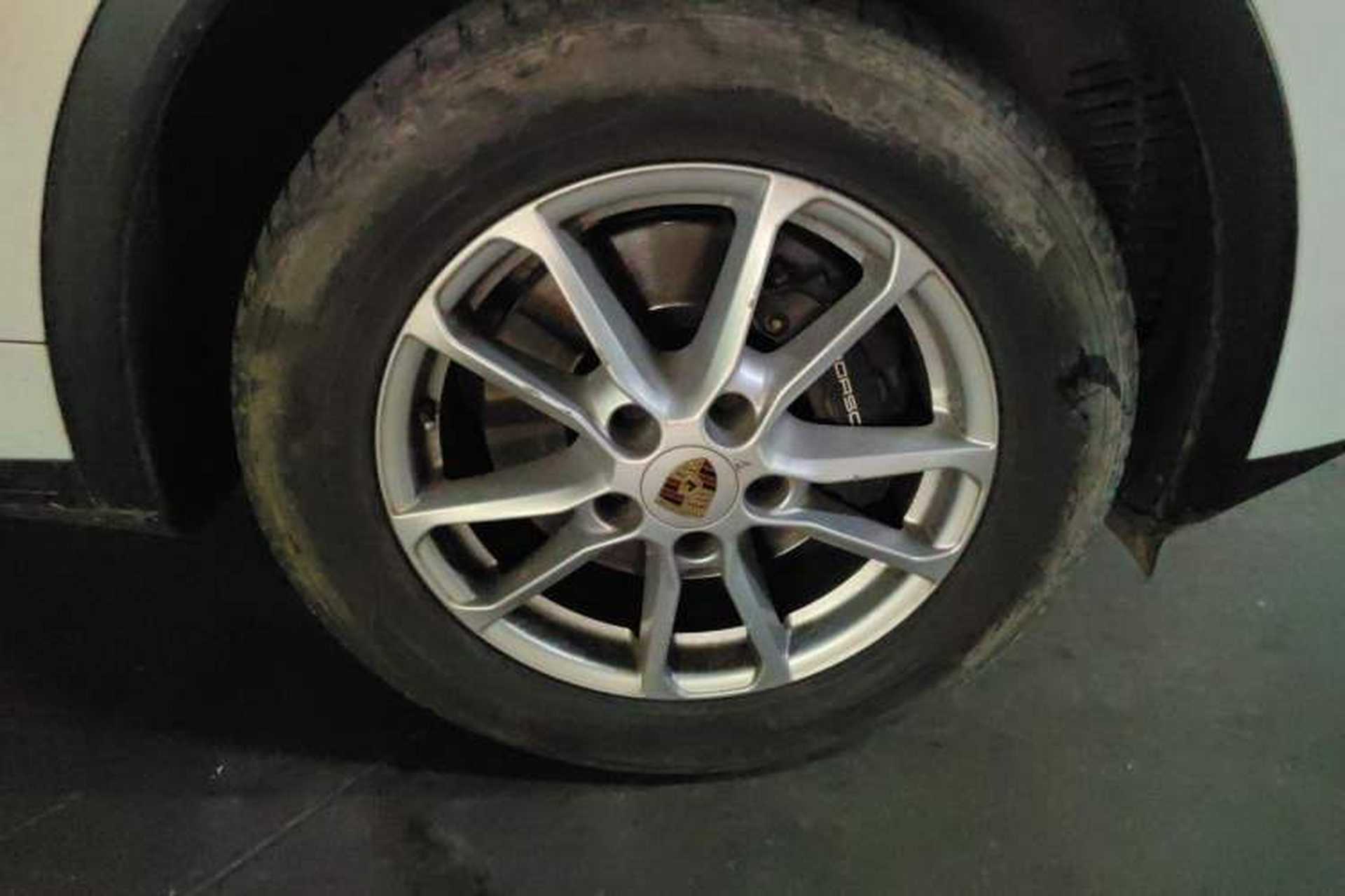 Used Porsche Cayenne 2015 3.0T Right Front Wheel Hub