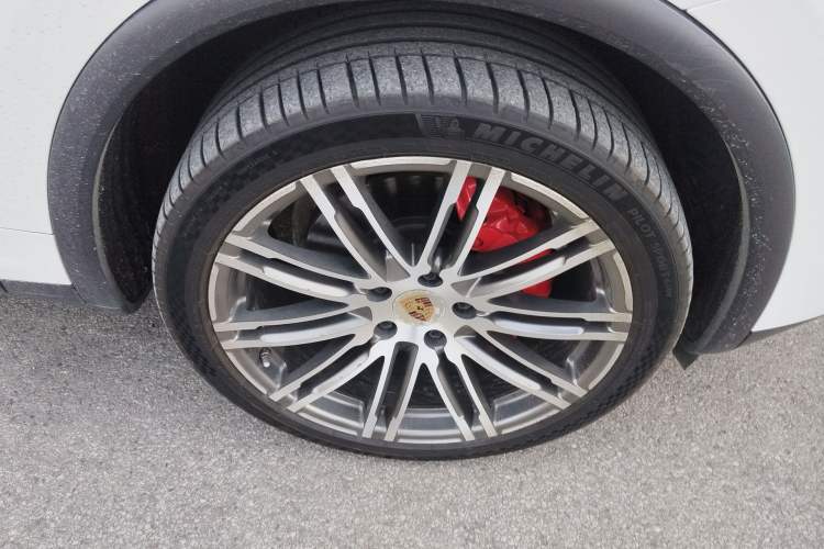 Used Porsche Cayenne 2015 Cayenne S 3.6T Right Front Wheel Hub