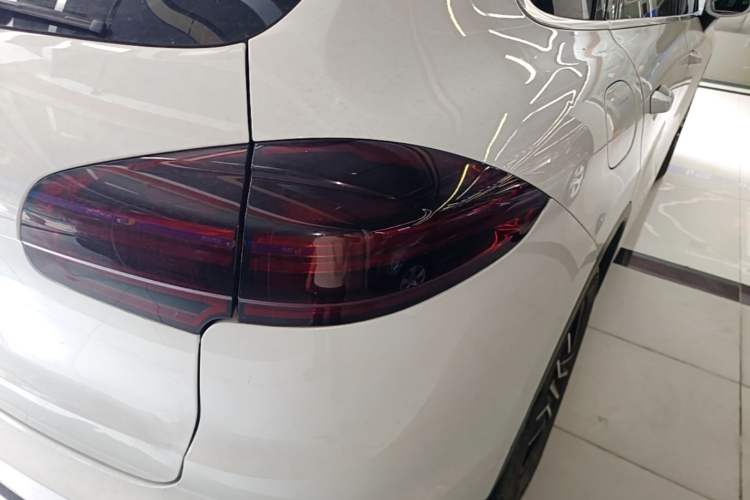 Used Porsche Cayenne 2015 Cayenne 3.0T Right Rear Taillight