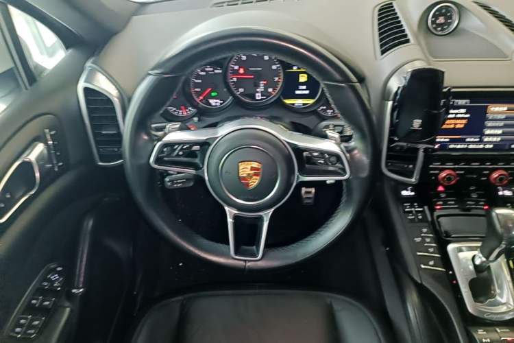 Used Porsche Cayenne 2015 Cayenne 3.0T Steering Wheel