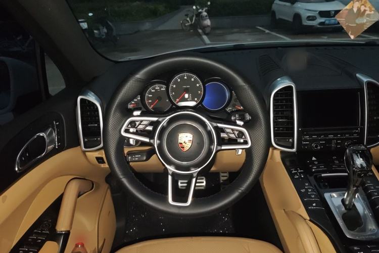 Used Porsche Cayenne 2015 Cayenne 3.0T Steering Wheel