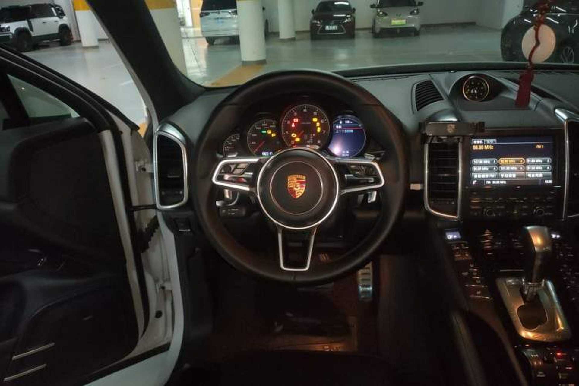 Used Porsche Cayenne 2015 Cayenne 3.0T Steering Wheel