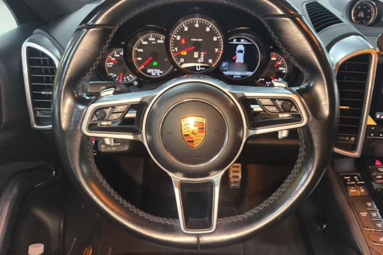 Used Porsche Cayenne 2015 Cayenne 3.0T Steering Wheel