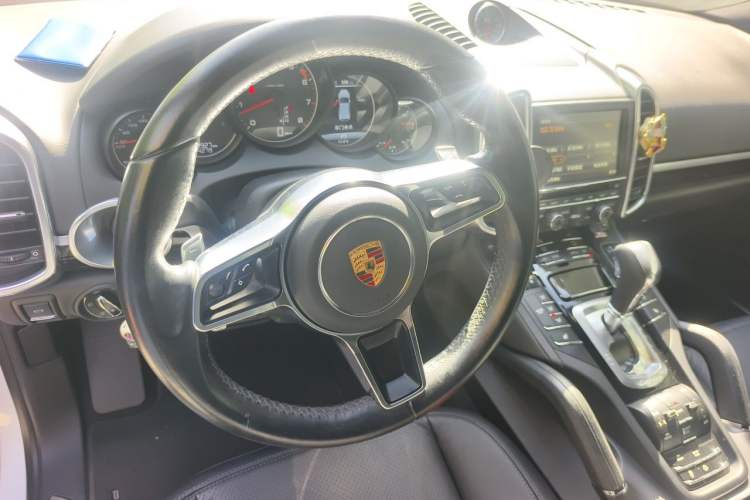 Used Porsche Cayenne 2015 Cayenne 3.0T Steering Wheel