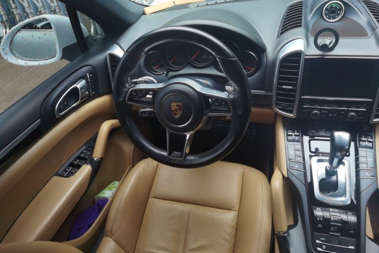 Used Porsche Cayenne 2015 Cayenne 3.0T Steering Wheel