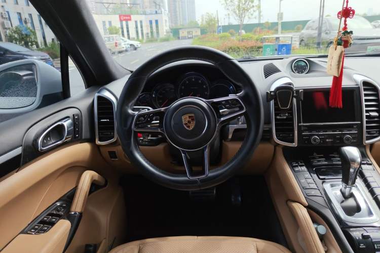 Used Porsche Cayenne 2015 Cayenne 3.0T Steering Wheel