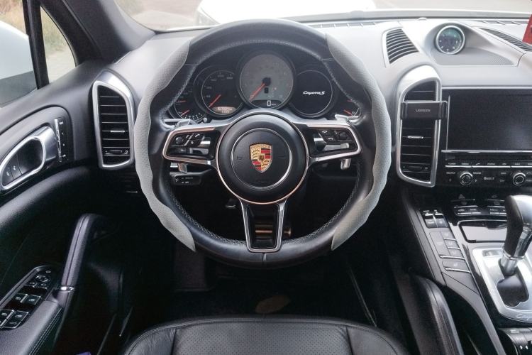 Used Porsche Cayenne 2015 Cayenne S 3.6T Steering Wheel