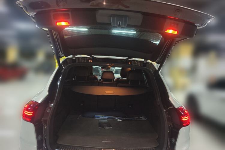 Used Porsche Cayenne 2015 Cayenne 3.0T Trunk