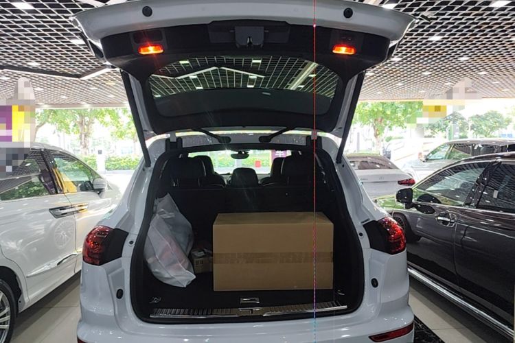 Used Porsche Cayenne 2015 Cayenne 3.0T Trunk