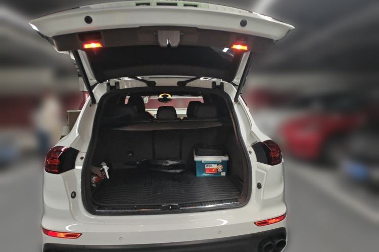 Used Porsche Cayenne 2015 Cayenne 3.0T Trunk