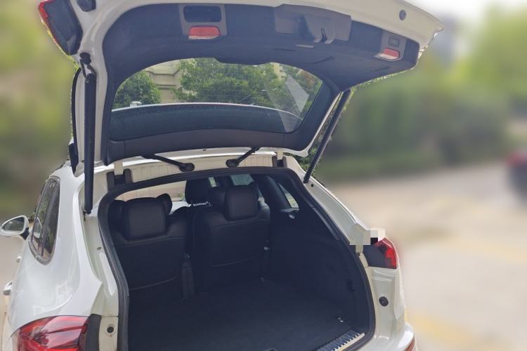 Used Porsche Cayenne 2015 Cayenne 3.0T Trunk