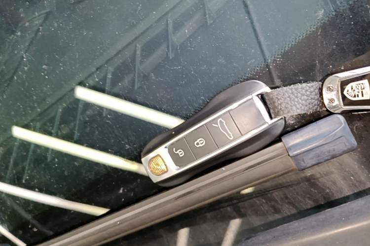Used Porsche Cayenne 2015 Cayenne 3.0T Vehicle Key