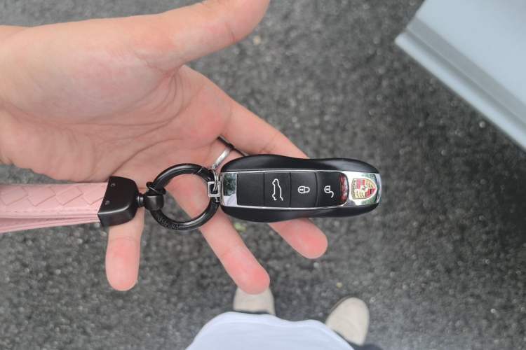 Used Porsche Cayenne 2015 Cayenne 3.0T Vehicle Key