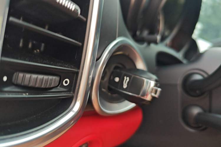 Used Porsche Cayenne 2015 Cayenne 3.0T Vehicle Key