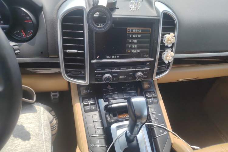 Used Porsche Cayenne 2015 Cayenne 3.0T Audio And AC Panel