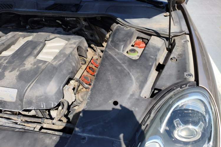 Used Porsche Cayenne 2015 3.0T Engine Bay Left